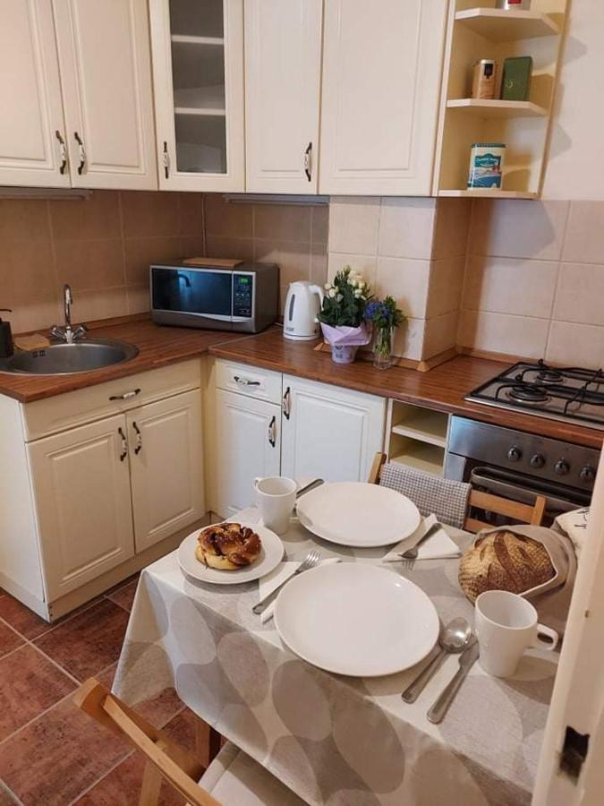 Alfoeldi Palace Apartman Debrecen Bagian luar foto