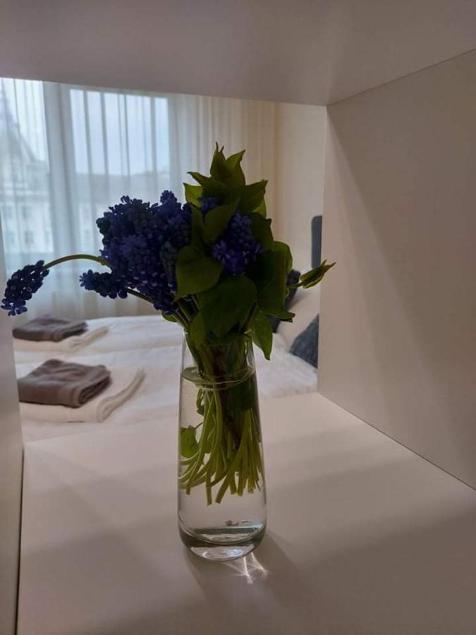 Alfoeldi Palace Apartman Debrecen Bagian luar foto