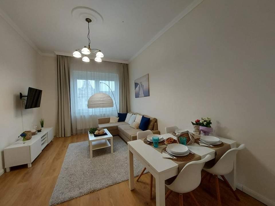 Alfoeldi Palace Apartman Debrecen Bagian luar foto