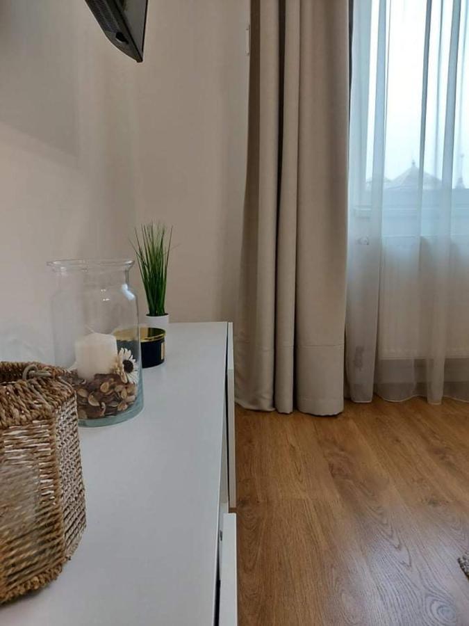 Alfoeldi Palace Apartman Debrecen Bagian luar foto