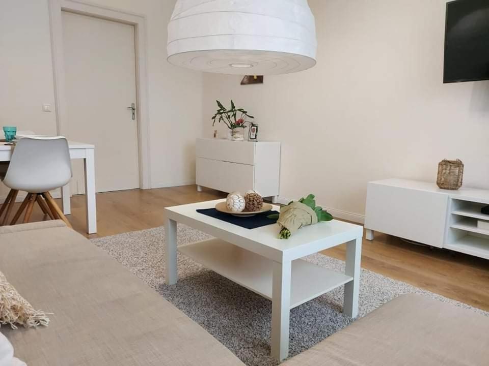 Alfoeldi Palace Apartman Debrecen Bagian luar foto