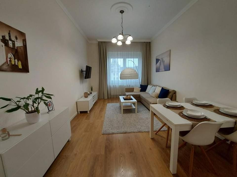 Alfoeldi Palace Apartman Debrecen Bagian luar foto