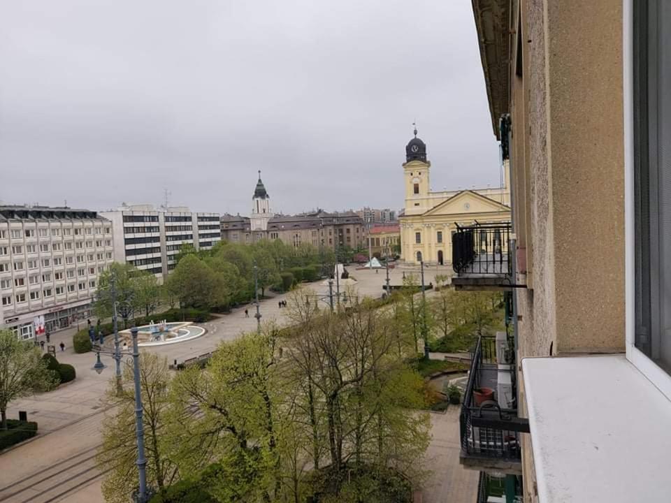 Alfoeldi Palace Apartman Debrecen Bagian luar foto