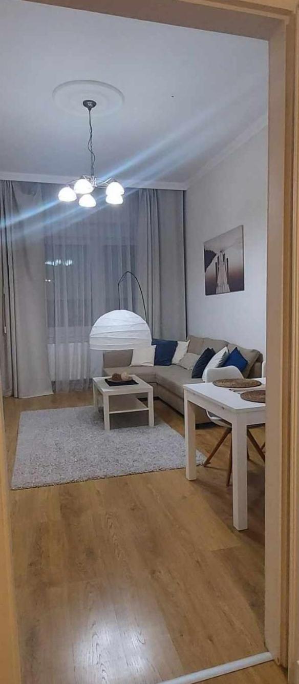 Alfoeldi Palace Apartman Debrecen Bagian luar foto