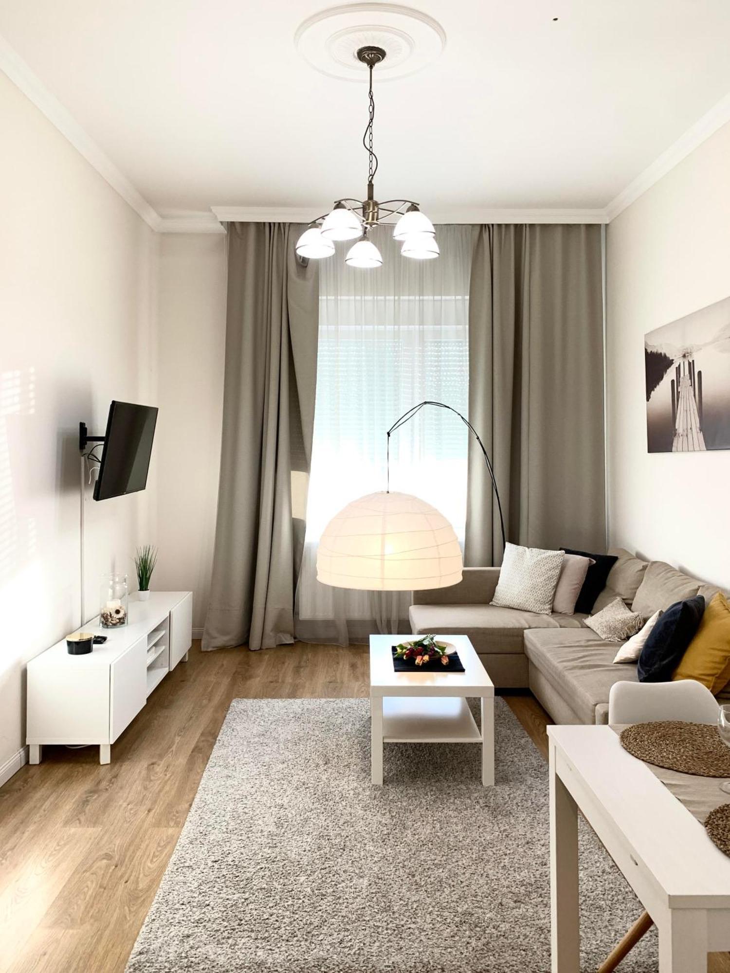 Alfoeldi Palace Apartman Debrecen Bagian luar foto